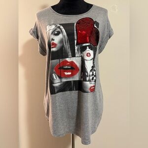 EUC Cover Stitched Grey and Red Female Red Lip Graphic Tee size large